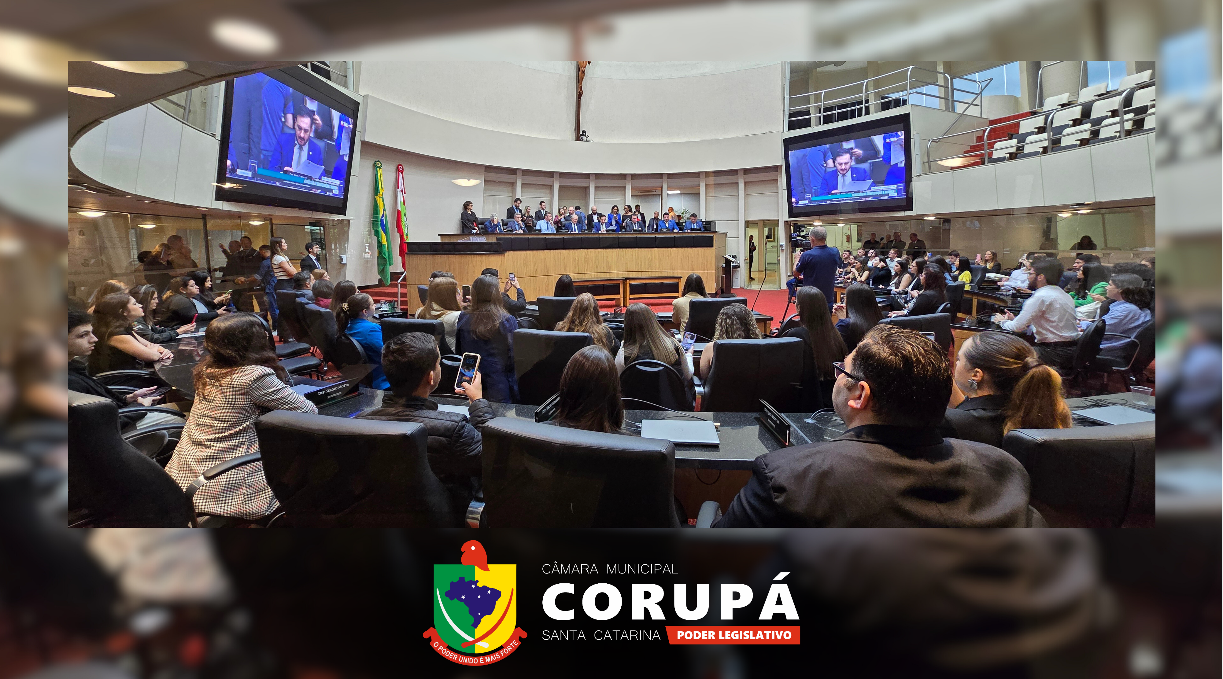 Vereadores de Corupá visitam a Assembleia Legislativa em Florianópolis para acompanhar o projeto que trata de bingos beneficentes.